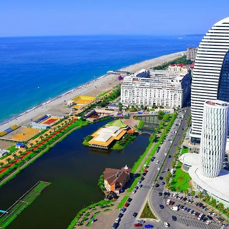 バトゥーミ Sea View From The Cloudsアパートホテル エクステリア 写真